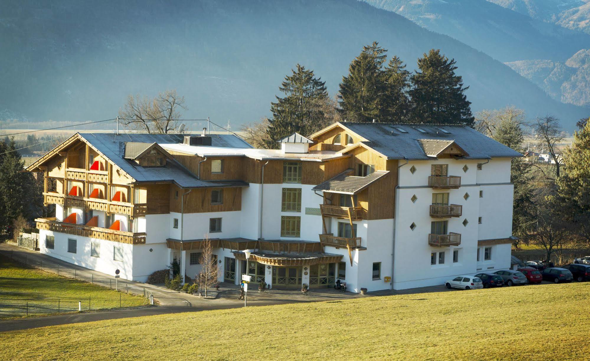 Hotel Laurenzhof Lendorf Esterno foto